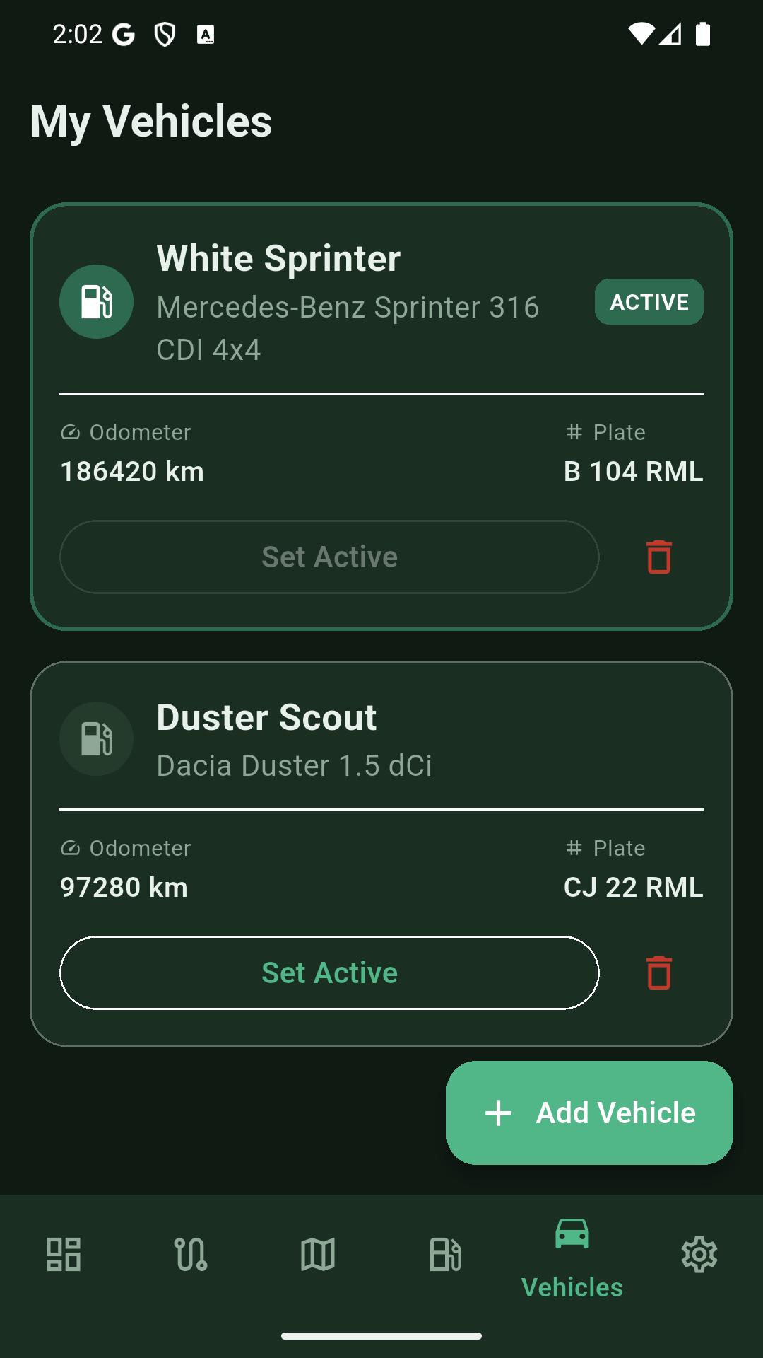 Roamlog vehicle manager screen showing saved vehicles and service details
